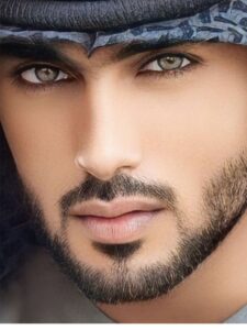 Emirati thin jawline beard