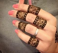 simple full finger mehndi design
