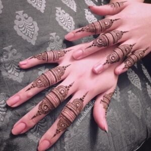 stylish finger mehndi design look 4